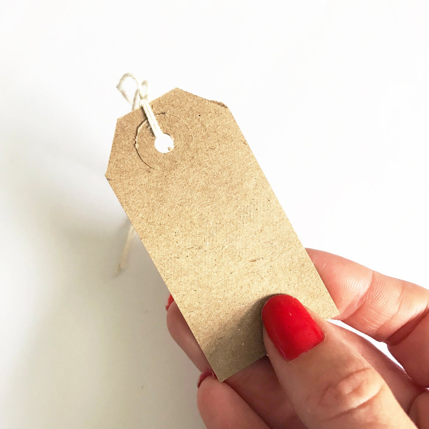 30 Vintage-Inspired Recycled Brown Kraft Card Rustic Luggage Tags | 70mm x 35mm | Reinforced Ring Tag With String | Price Name Tags - SweetpeaStore