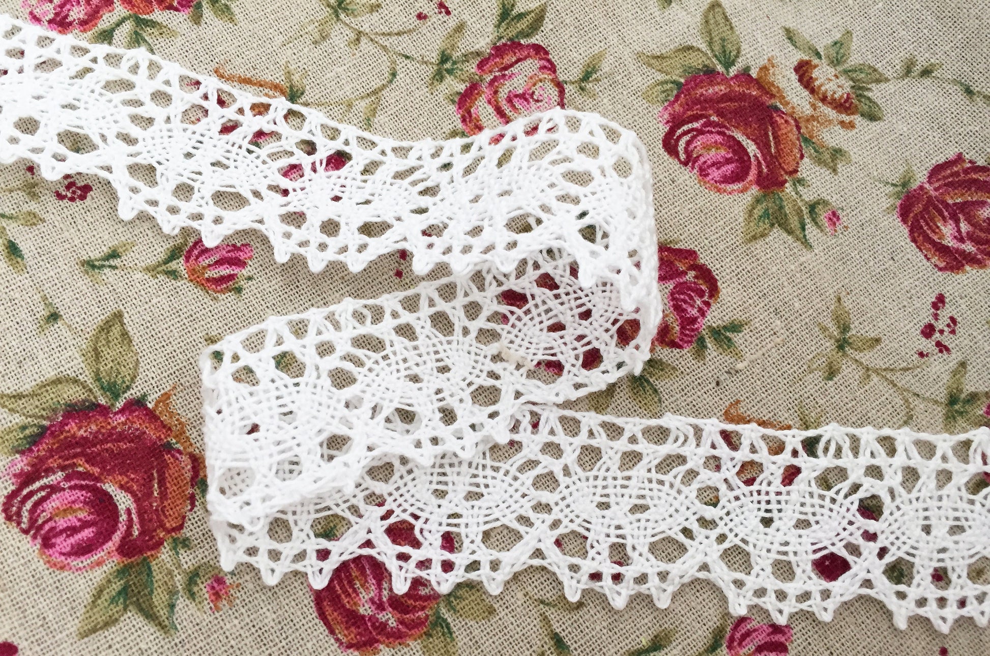 3cm Wide Pretty White Cotton Crochet Lace Trim | UK MADE | Wedding Craft Sewing - SweetpeaStore