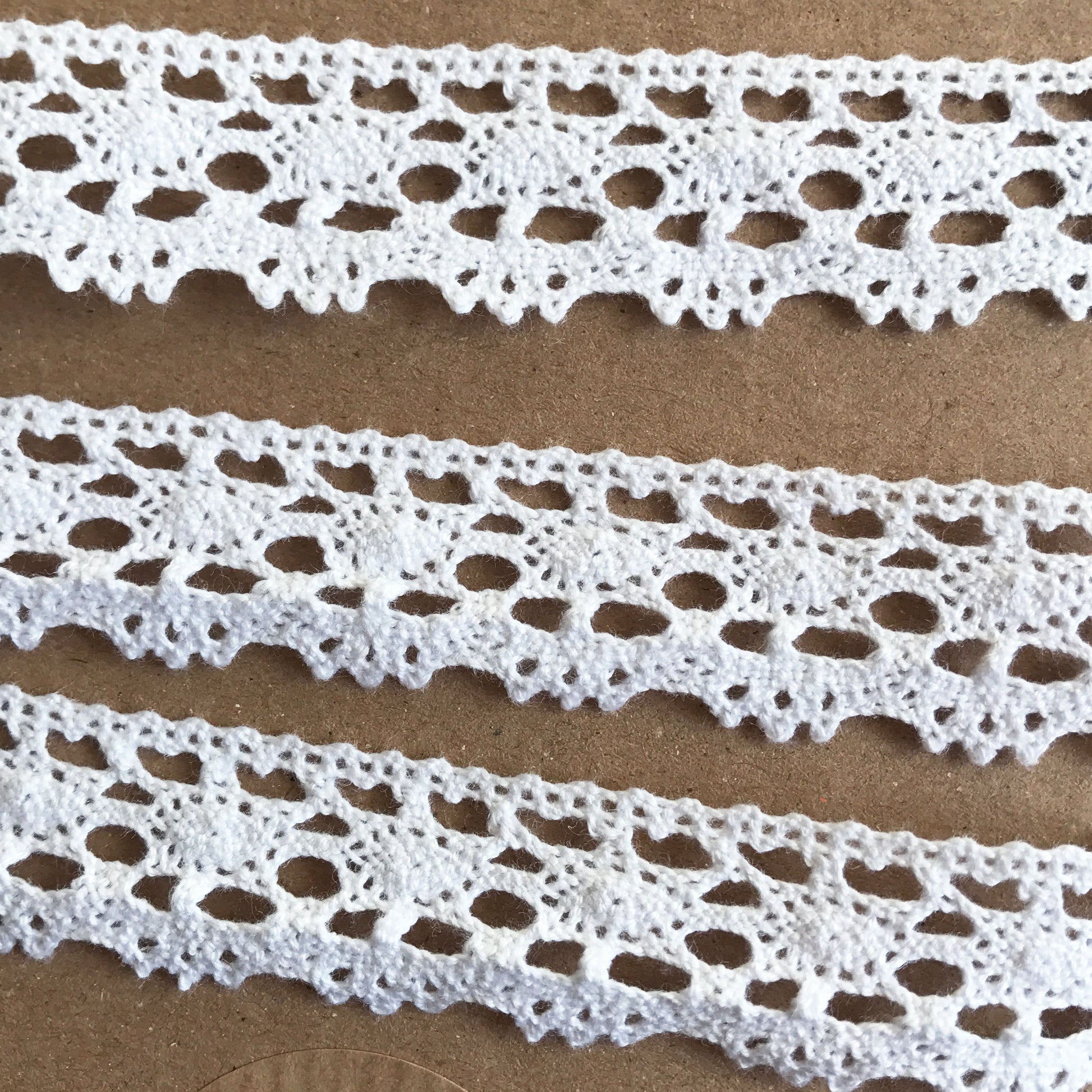 20mm 2cm Pretty White Lace Cotton Crochet Ribbon Trim | 1m - 20m Full Roll | Wedding Craft Sewing - SweetpeaStore