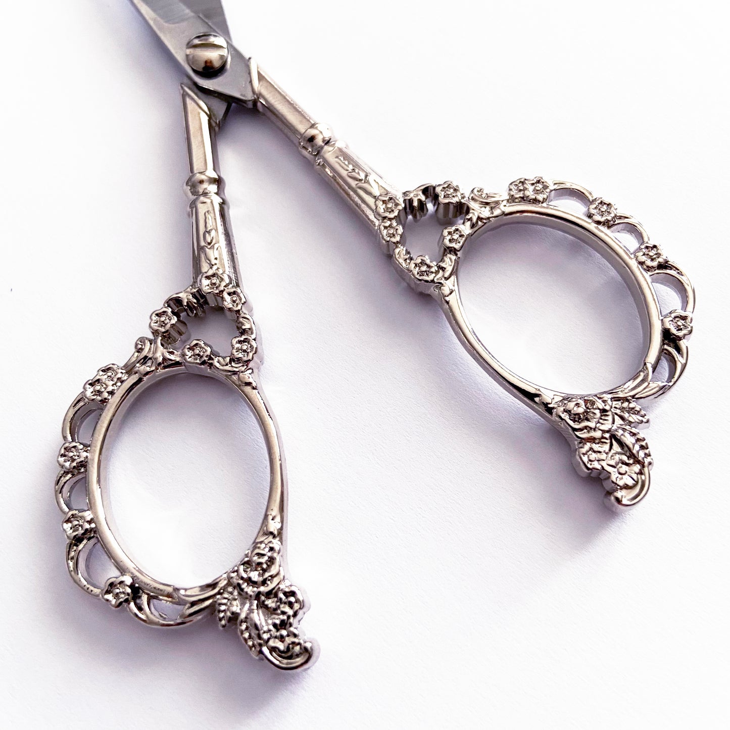 Silver Coloured Flower Scissors | Floral Handle Needlework Embroidery Quilting Craft Manicure Vintage Style - SweetpeaStore