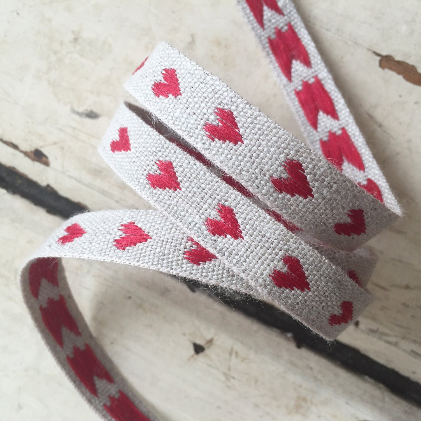 Linen Woven Heart Ribbon 10mm Rustic Red & Natural Cream | Craft Sewing Wedding Wrapping | Per Metre or Full 25m Roll - SweetpeaStore