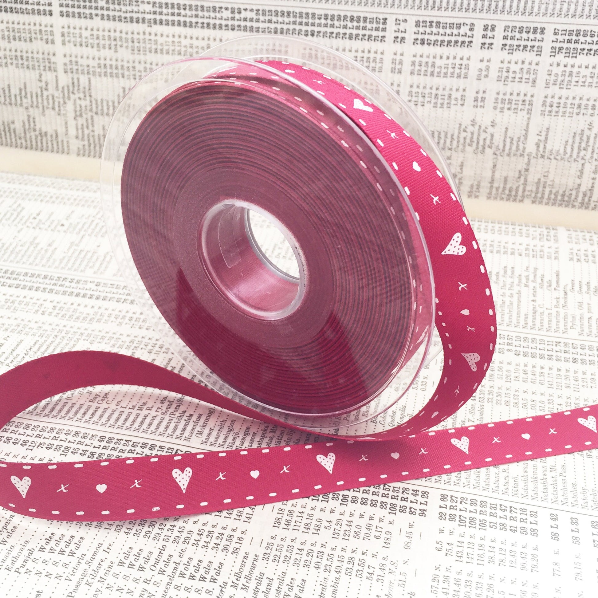 Red and White Ribbon Heart & Kisses | Valentine's Craft and Wrapping 15mm | Per Metre or Full 20m Roll - SweetpeaStore