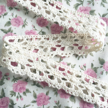 20mm 2cm Pretty Cream Lace Cotton Crochet Ribbon Trim | 1m - 20m Full Roll | Wedding Craft Sewing