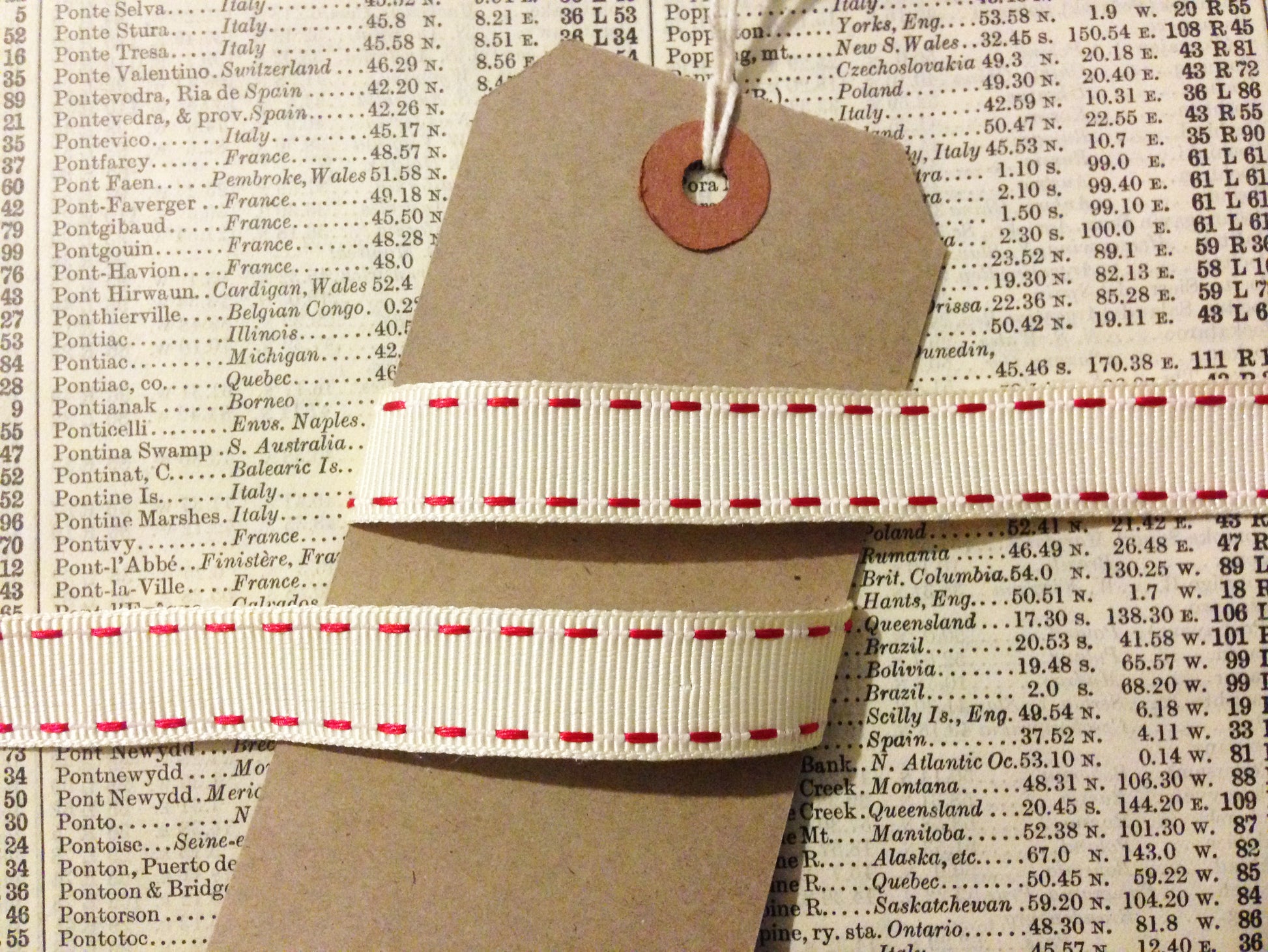 Red & Cream Love Ribbon | Gift Wrap | Hearts Love Stitch | 15mm Grosgrain Craft | Valentine's Craft - SweetpeaStore
